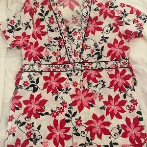 Uniform Advantage Floral V-Neck Top - Red and Black